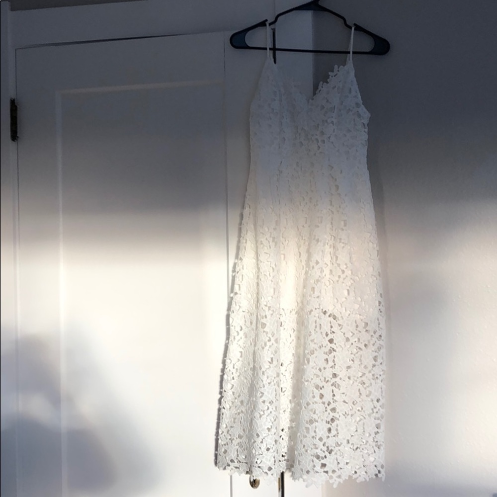 ASTR Lace Midi Dress in White (size m)